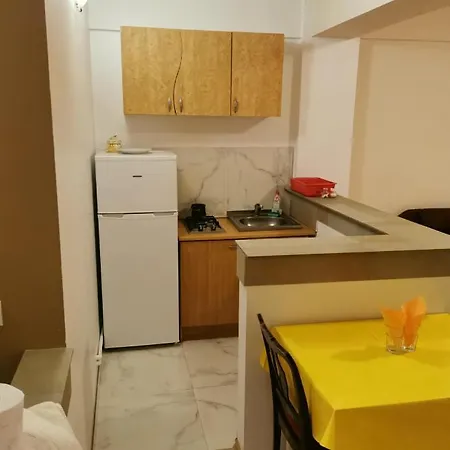 Zuzette بيت ضيافة كونستانتا