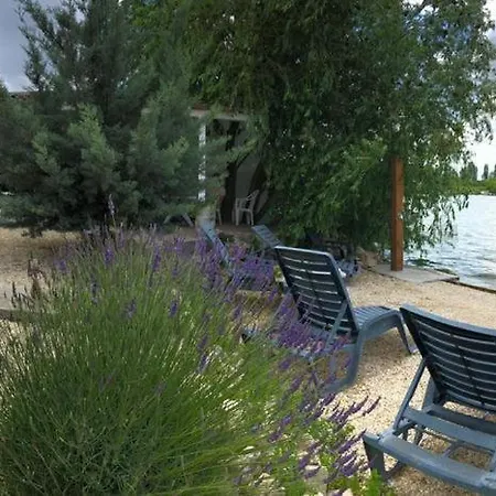 بيت ضيافة Zuzette 3*